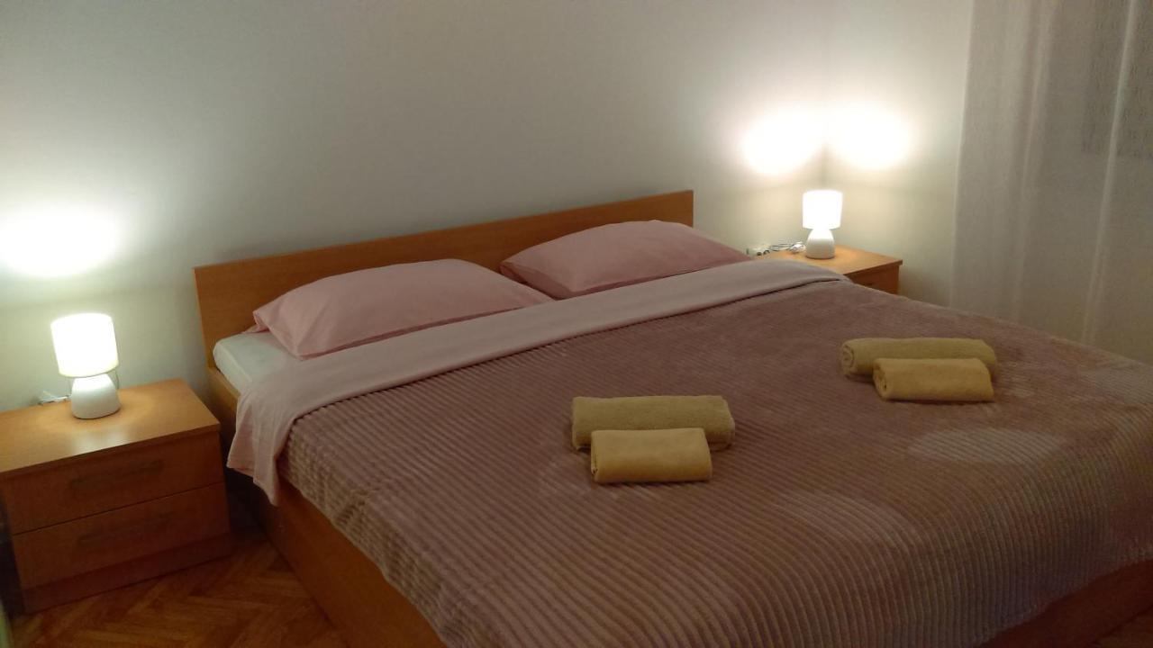 Apartman Borna Starigrad Paklenica Exterior photo